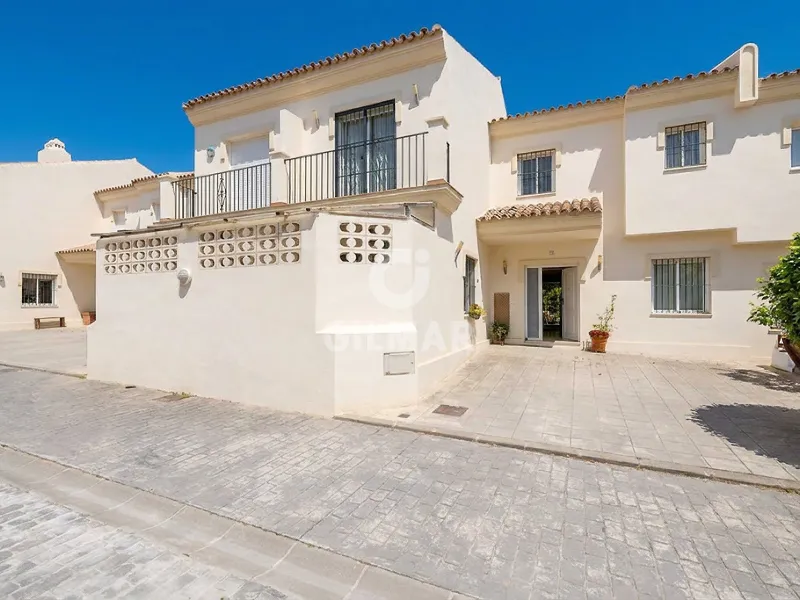 Townhouse in Marbella Este - Málaga