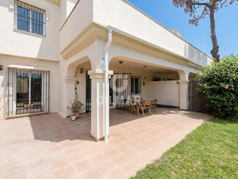 Townhouse in Marbella Este - Málaga