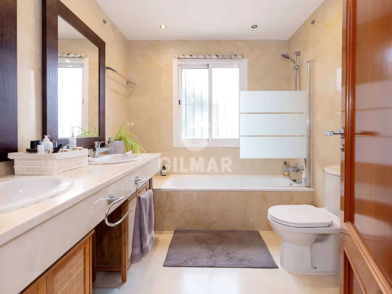 Townhouse in Marbella Este - Málaga