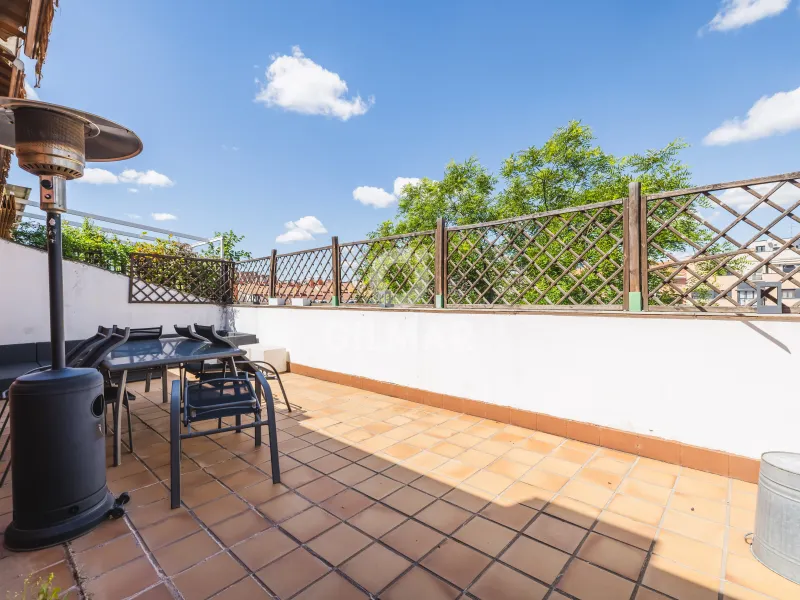 Apartment in Adelfas - Madrid