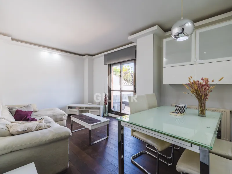 Apartment in Adelfas - Madrid
