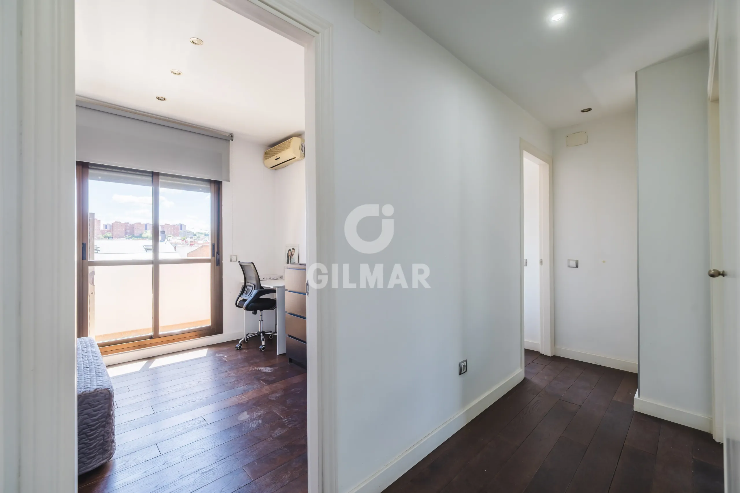 Apartment in Adelfas - Madrid