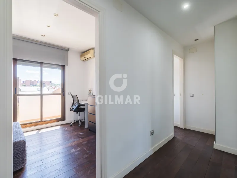 Apartment in Adelfas - Madrid