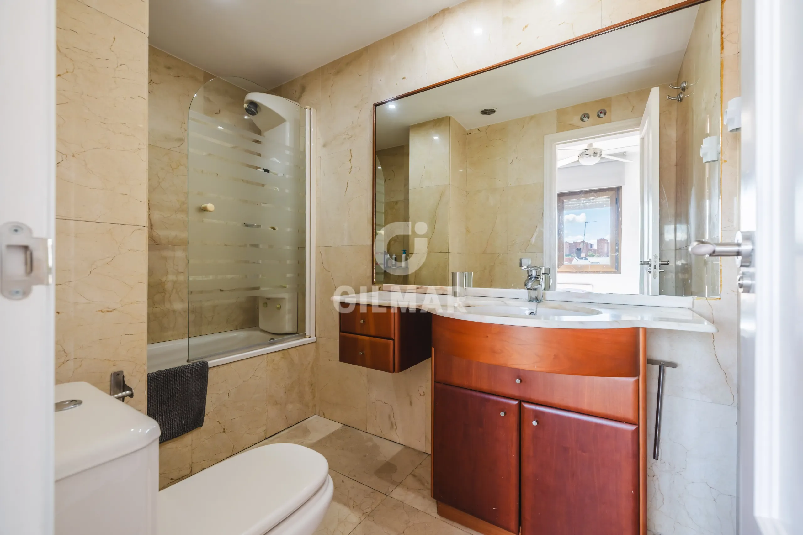 Apartment in Adelfas - Madrid