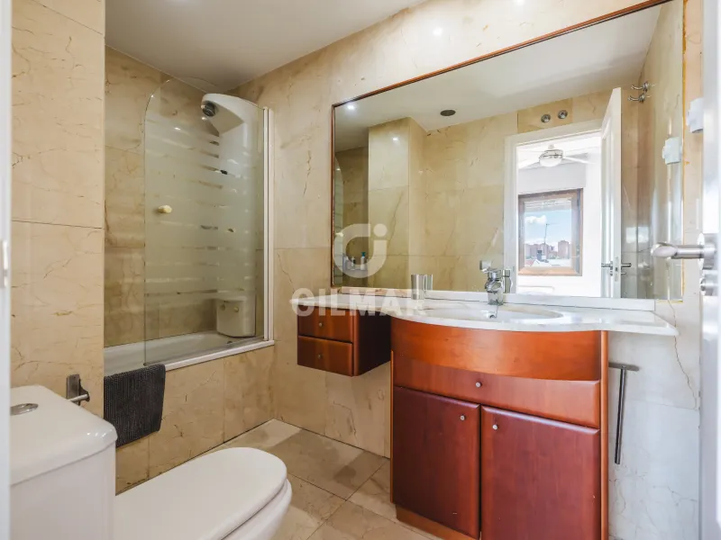 Apartment in Adelfas - Madrid