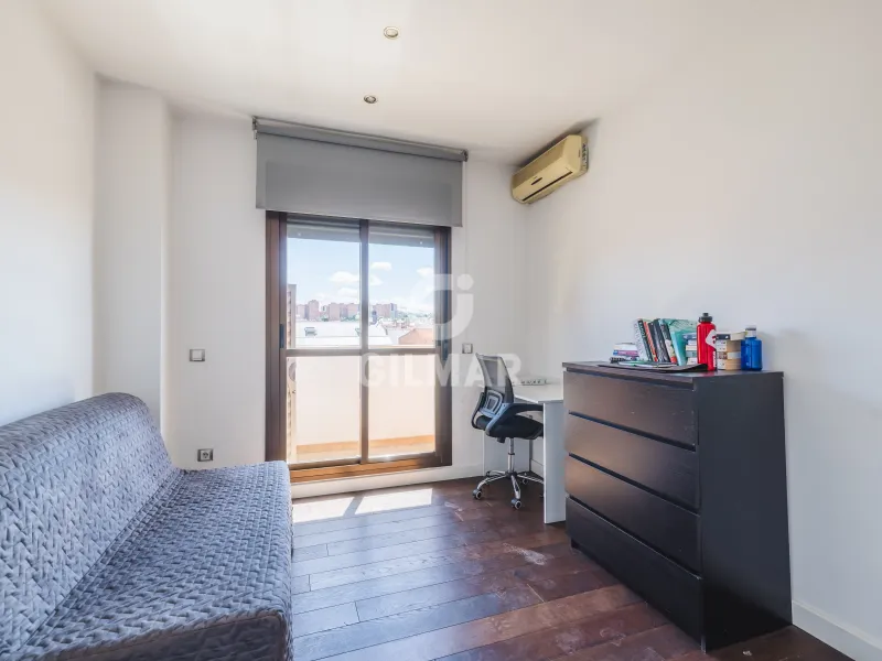 Apartment in Adelfas - Madrid