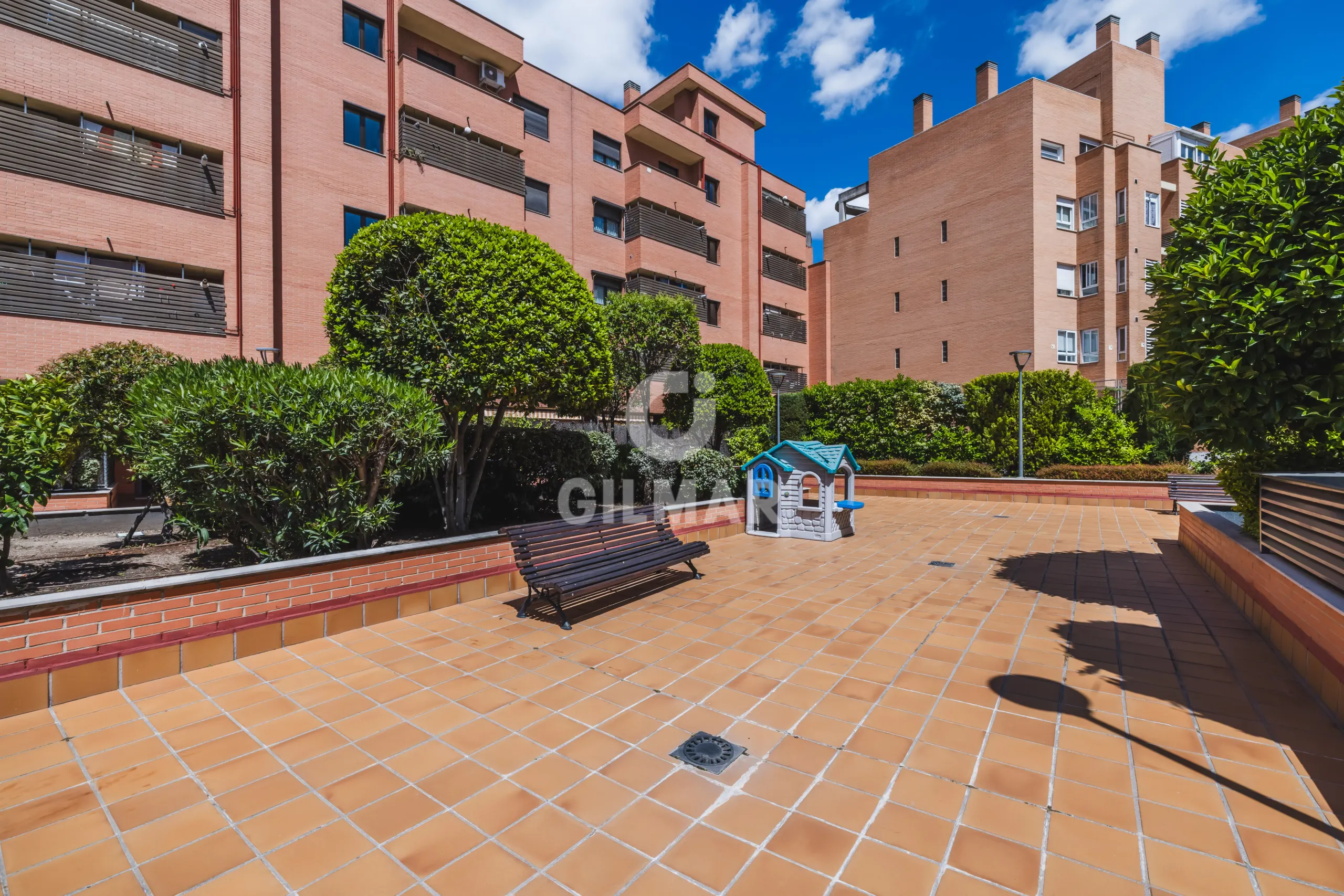 Apartment in Adelfas - Madrid
