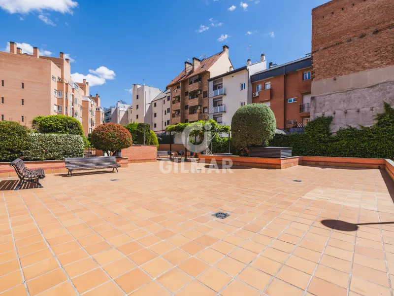 Apartment in Adelfas - Madrid
