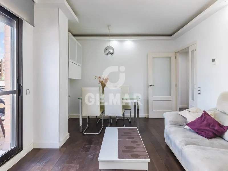 Apartment in Adelfas - Madrid