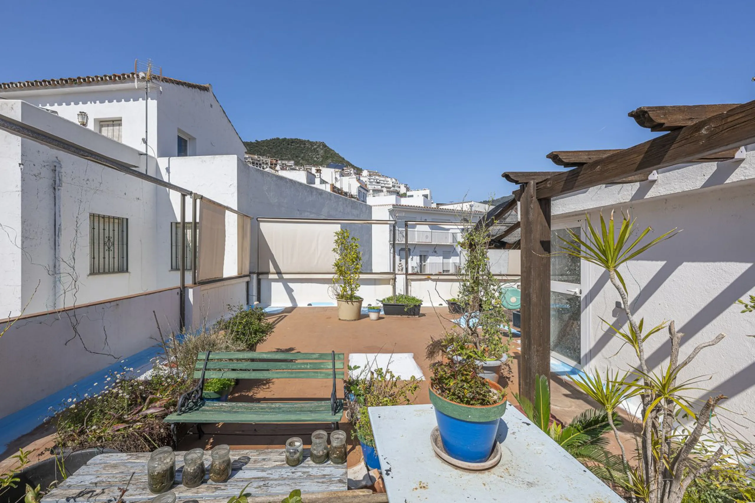 Beautiful duplex penthouse in the heart of Ojén with spectacular views