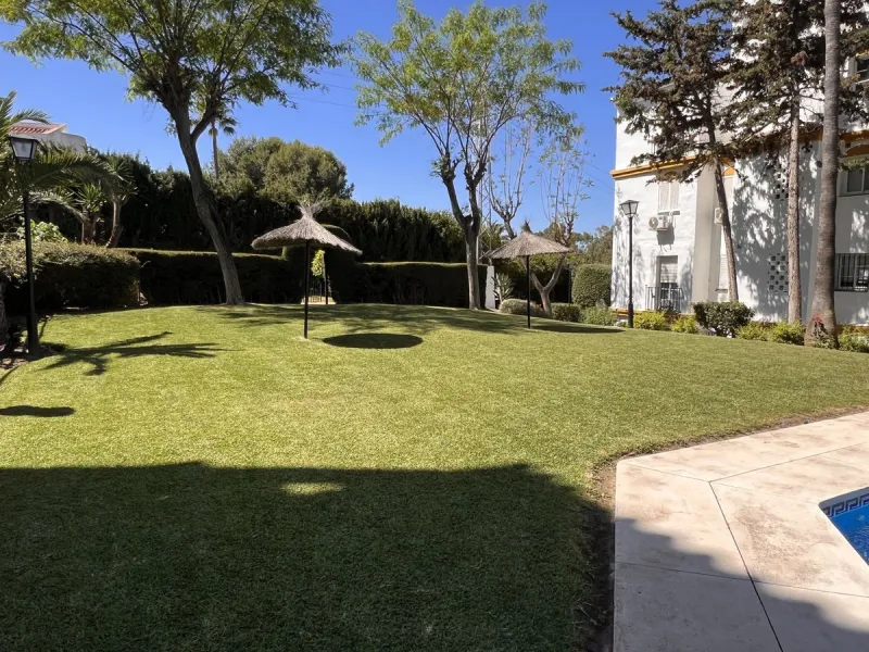 Apartment - Penthouse в продаже в Estepona, Málaga. В доме 2 спален и 2 ванных комнат. Площадь дома 156 м²
