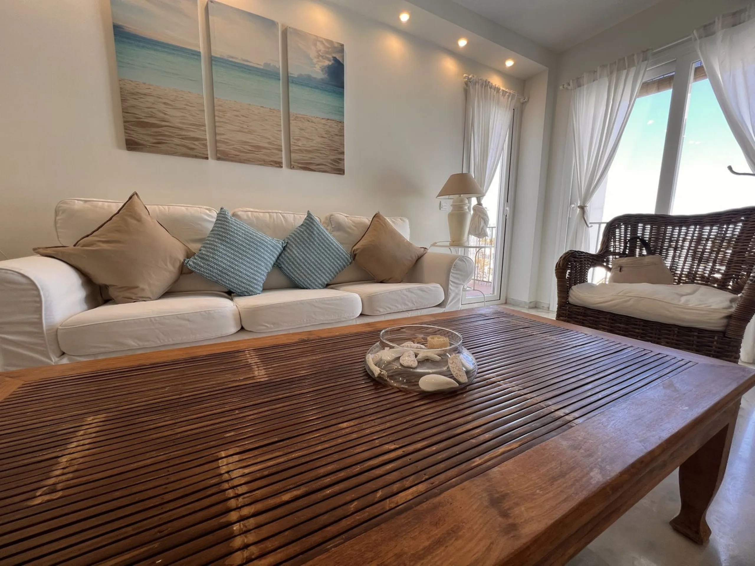 Apartment - Penthouse в продаже в Estepona, Málaga. В доме 2 спален и 2 ванных комнат. Площадь дома 156 м²