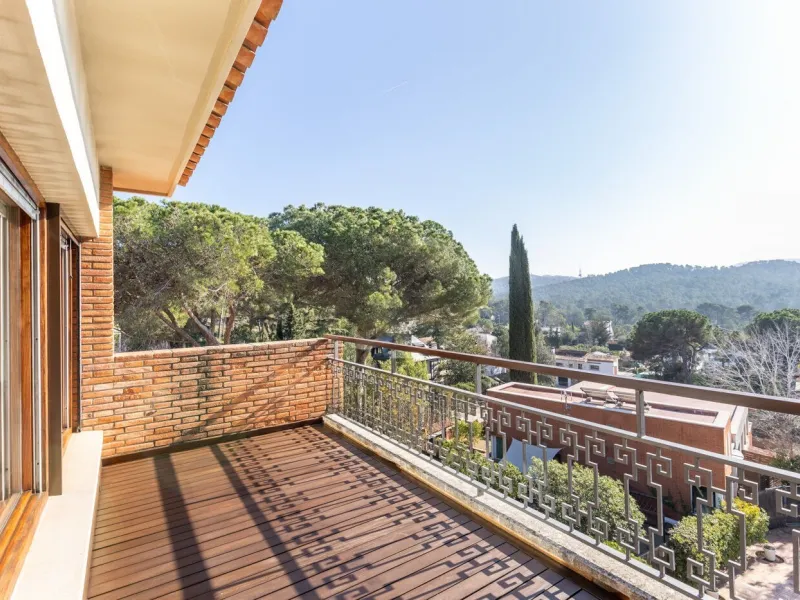 Elegant Residence with Panoramic Views and Total Privacy in Valldoreix, Sant Cugat del Valles, Barcelona
