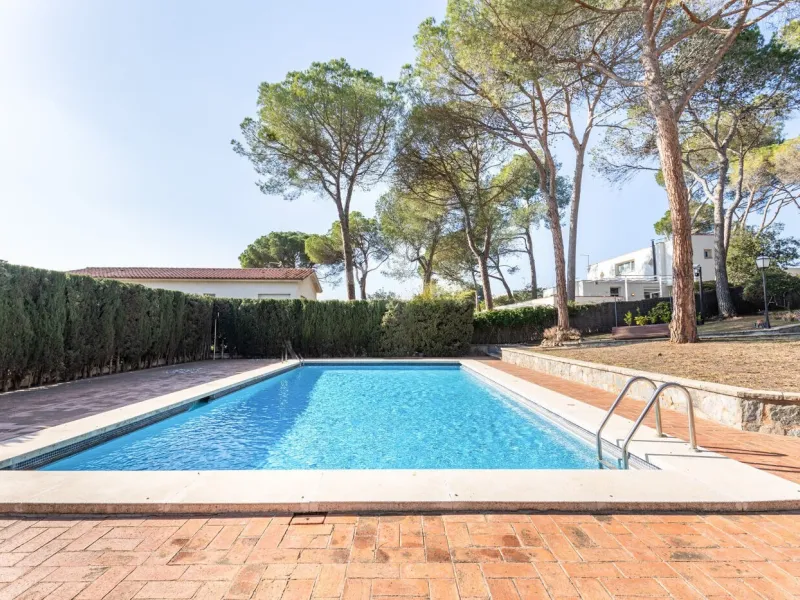 Elegant Residence with Panoramic Views and Total Privacy in Valldoreix, Sant Cugat del Valles, Barcelona
