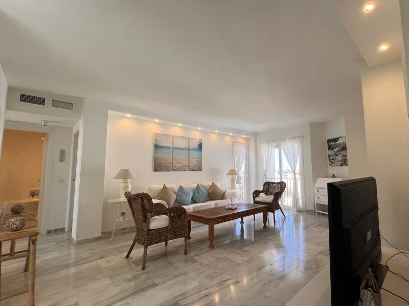 Apartment - Penthouse в продаже в Estepona, Málaga. В доме 2 спален и 2 ванных комнат. Площадь дома 156 м²