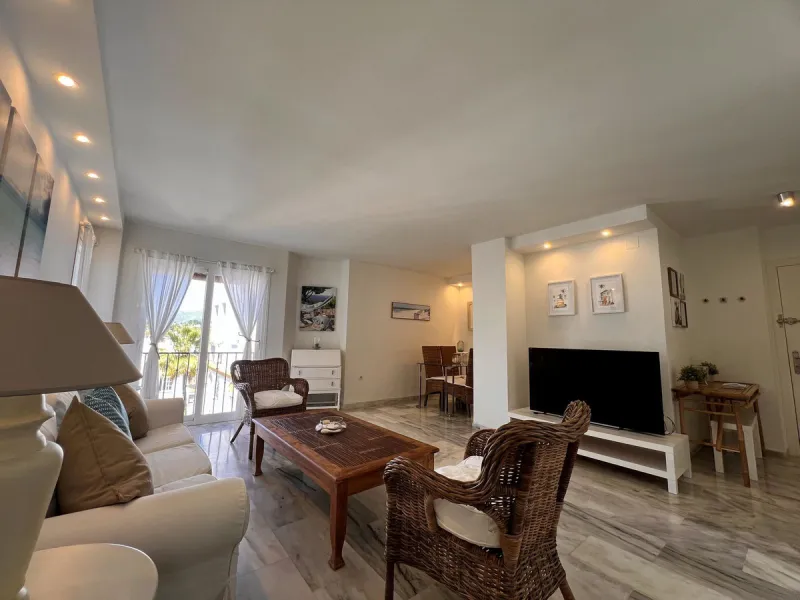 Apartment - Penthouse в продаже в Estepona, Málaga. В доме 2 спален и 2 ванных комнат. Площадь дома 156 м²
