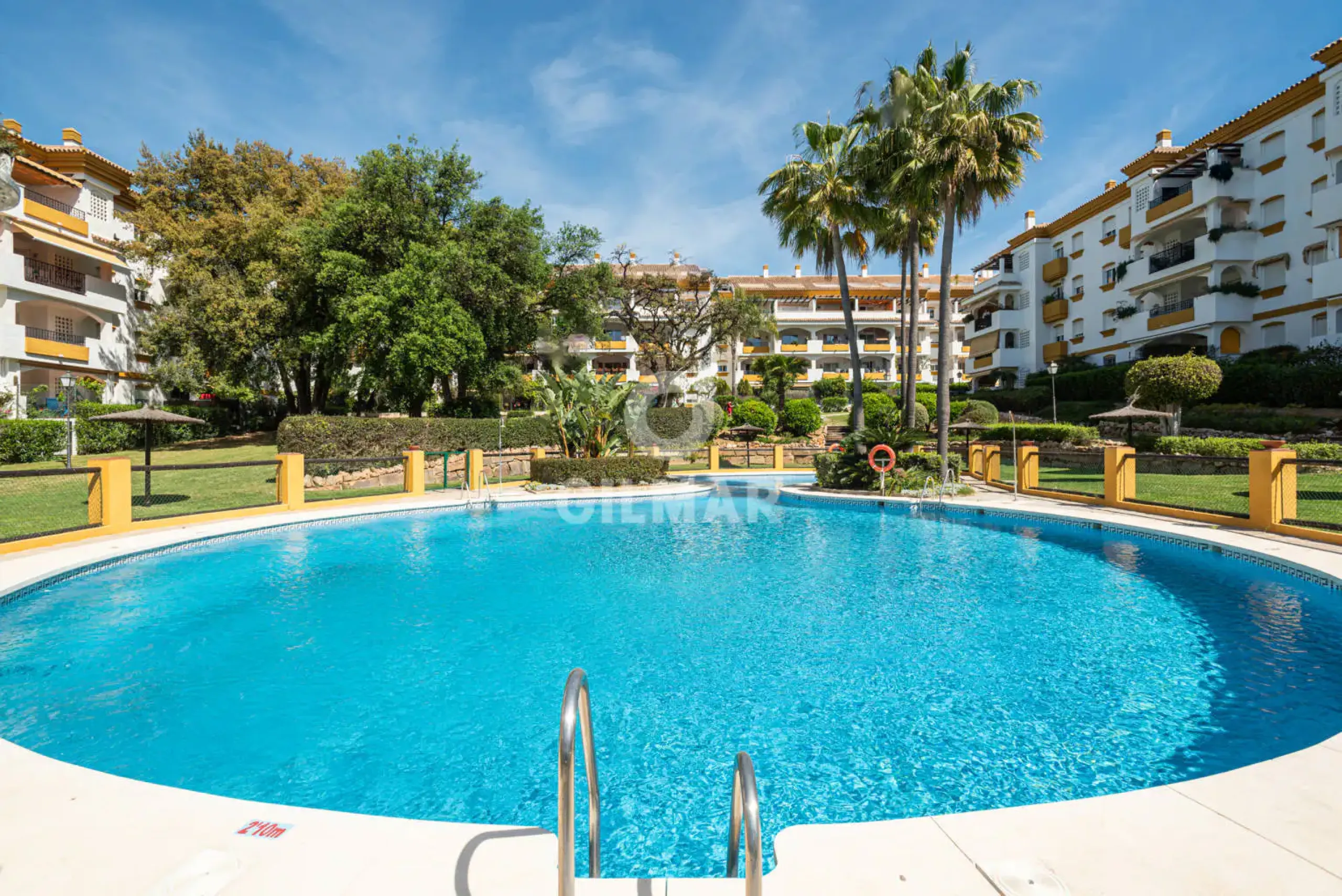 Duplex penthouse in Marbella Ciudad - Málaga