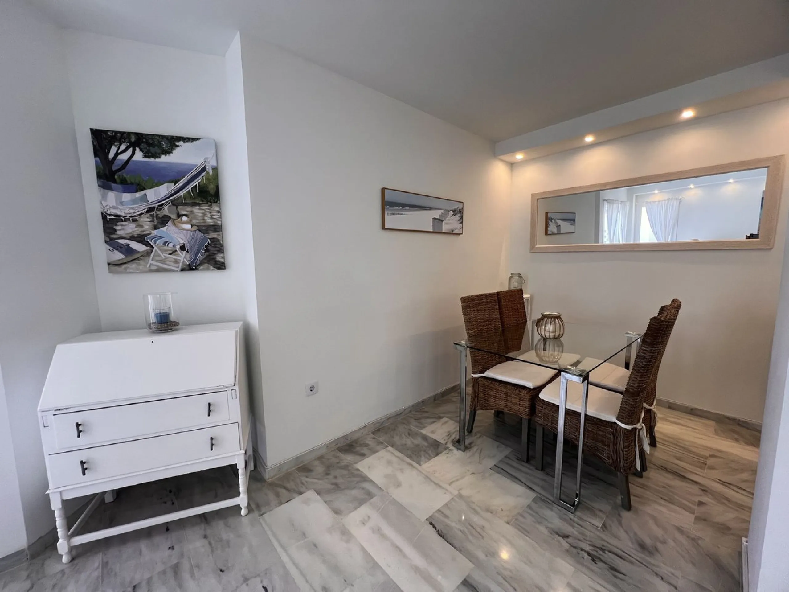 Apartment - Penthouse в продаже в Estepona, Málaga. В доме 2 спален и 2 ванных комнат. Площадь дома 156 м²