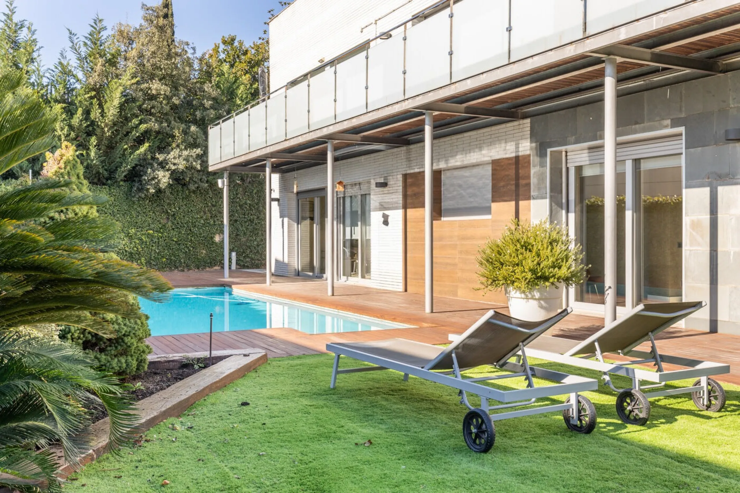 Modern Family Home with Garden and Pool in Sant Cugat del Valles, Barcelona