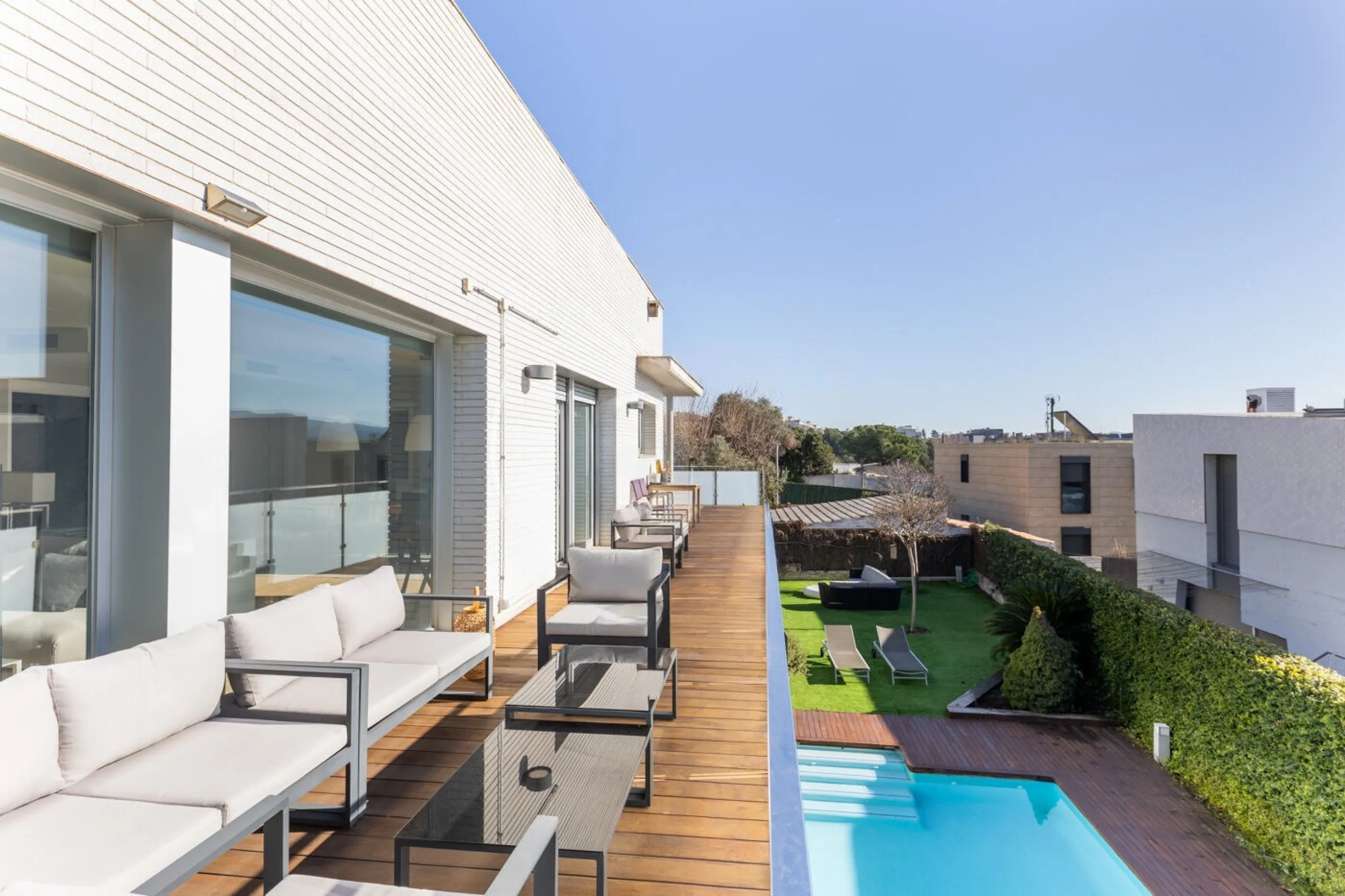 Modern Family Home with Garden and Pool in Sant Cugat del Valles, Barcelona