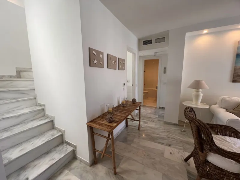 Apartment - Penthouse в продаже в Estepona, Málaga. В доме 2 спален и 2 ванных комнат. Площадь дома 156 м²