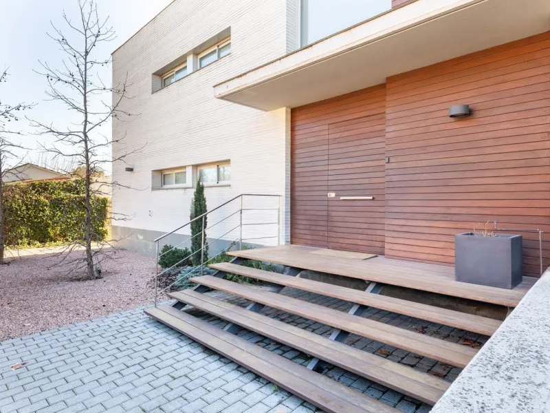 Modern Family Home with Garden and Pool in Sant Cugat del Valles, Barcelona