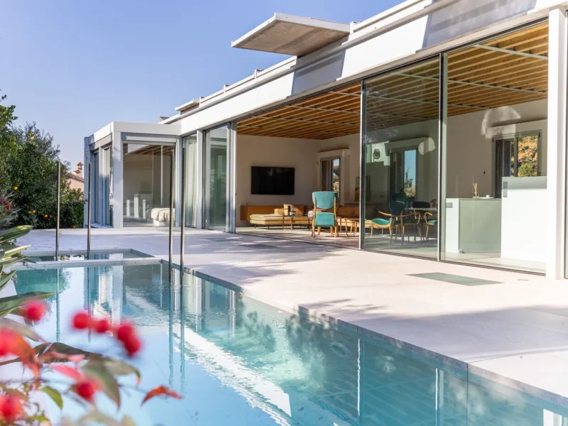 Modern House with Pool and Garden in Sant Cugat del Valles, Barcelona