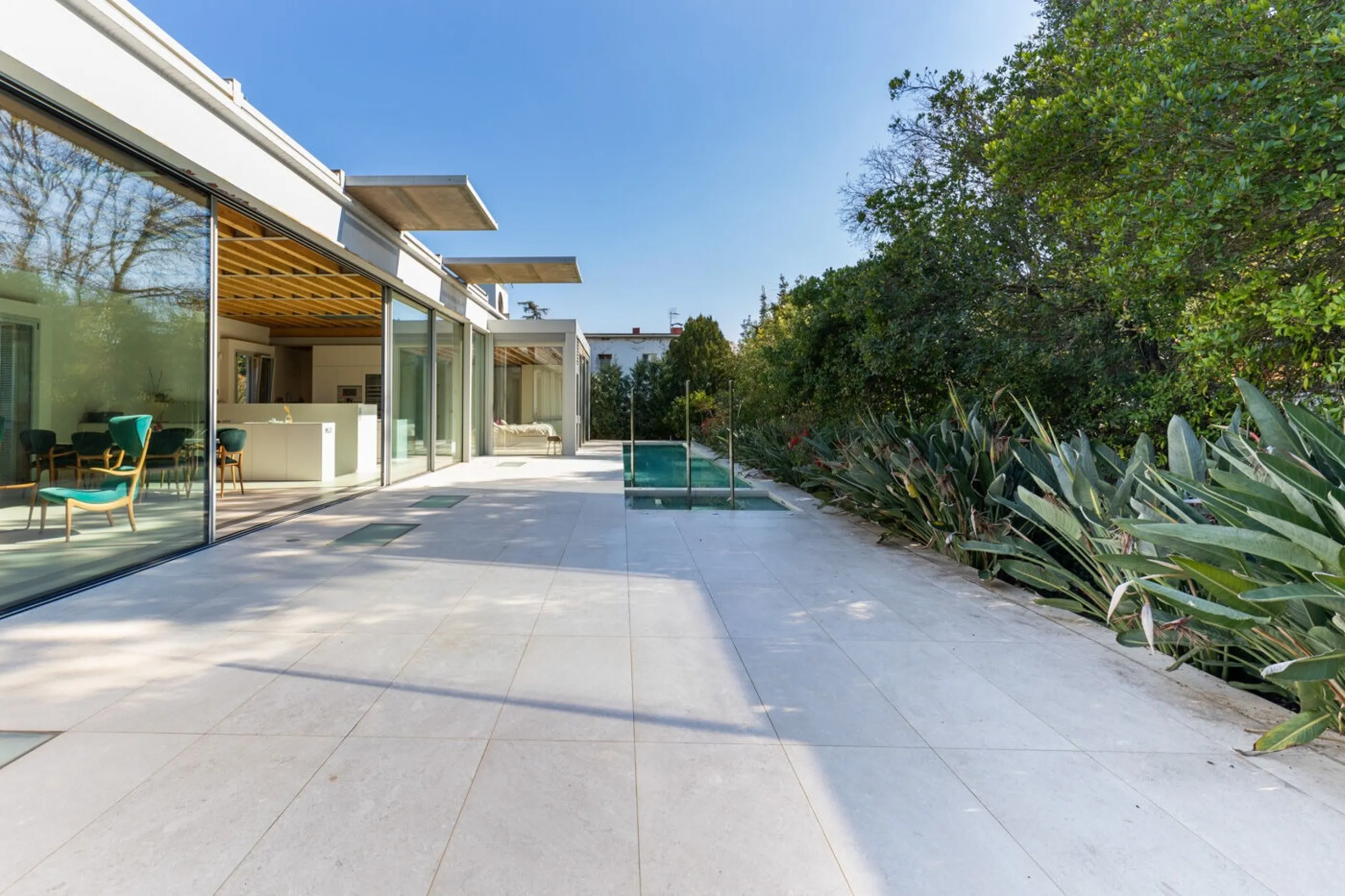 Modern House with Pool and Garden in Sant Cugat del Valles, Barcelona