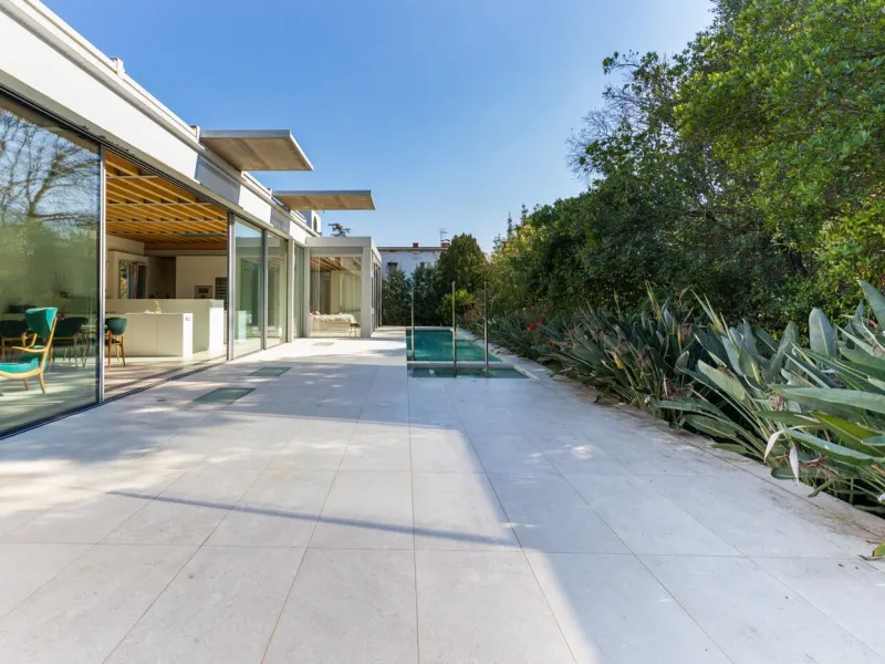 Modern House with Pool and Garden in Sant Cugat del Valles, Barcelona