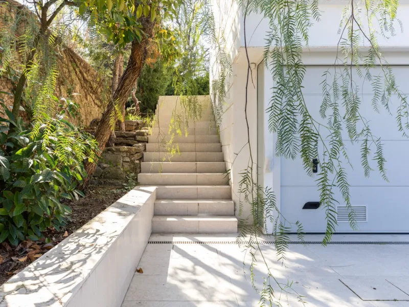 Modern House with Pool and Garden in Sant Cugat del Valles, Barcelona