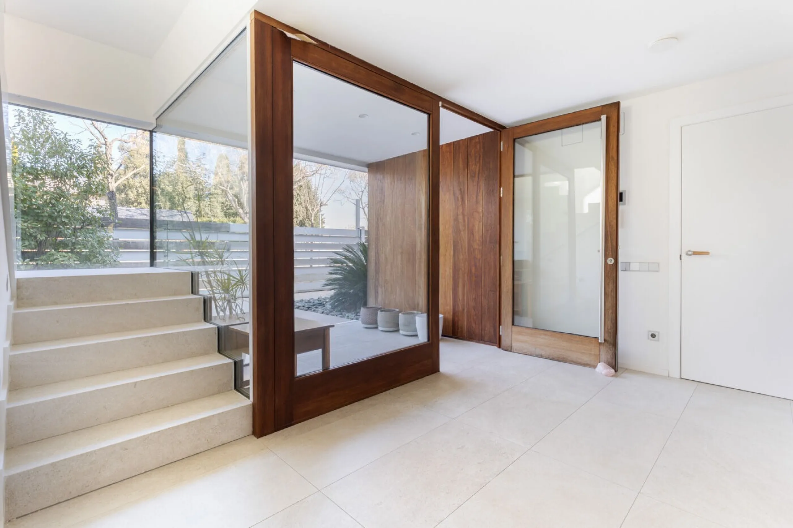 Modern House with Pool and Garden in Sant Cugat del Valles, Barcelona