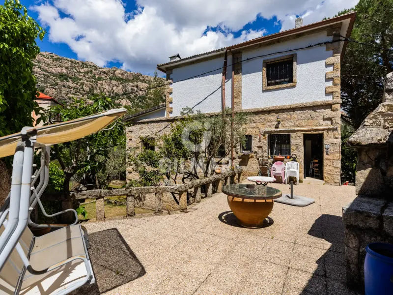 Villa in Manzanares El Real - Madrid