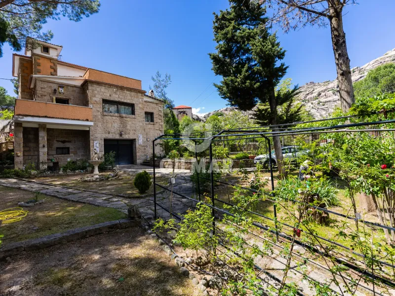 Villa in Manzanares El Real - Madrid