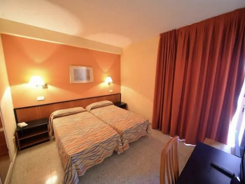 Hotel de 3 estrellas en venta cerca de la playa en Lloret de Mar, Costa Brava