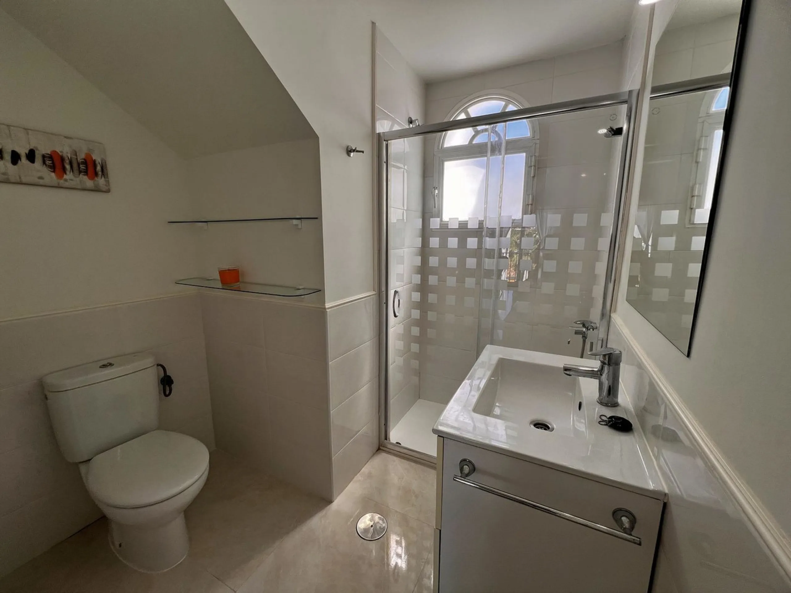 Apartment - Penthouse в продаже в Estepona, Málaga. В доме 2 спален и 2 ванных комнат. Площадь дома 156 м²