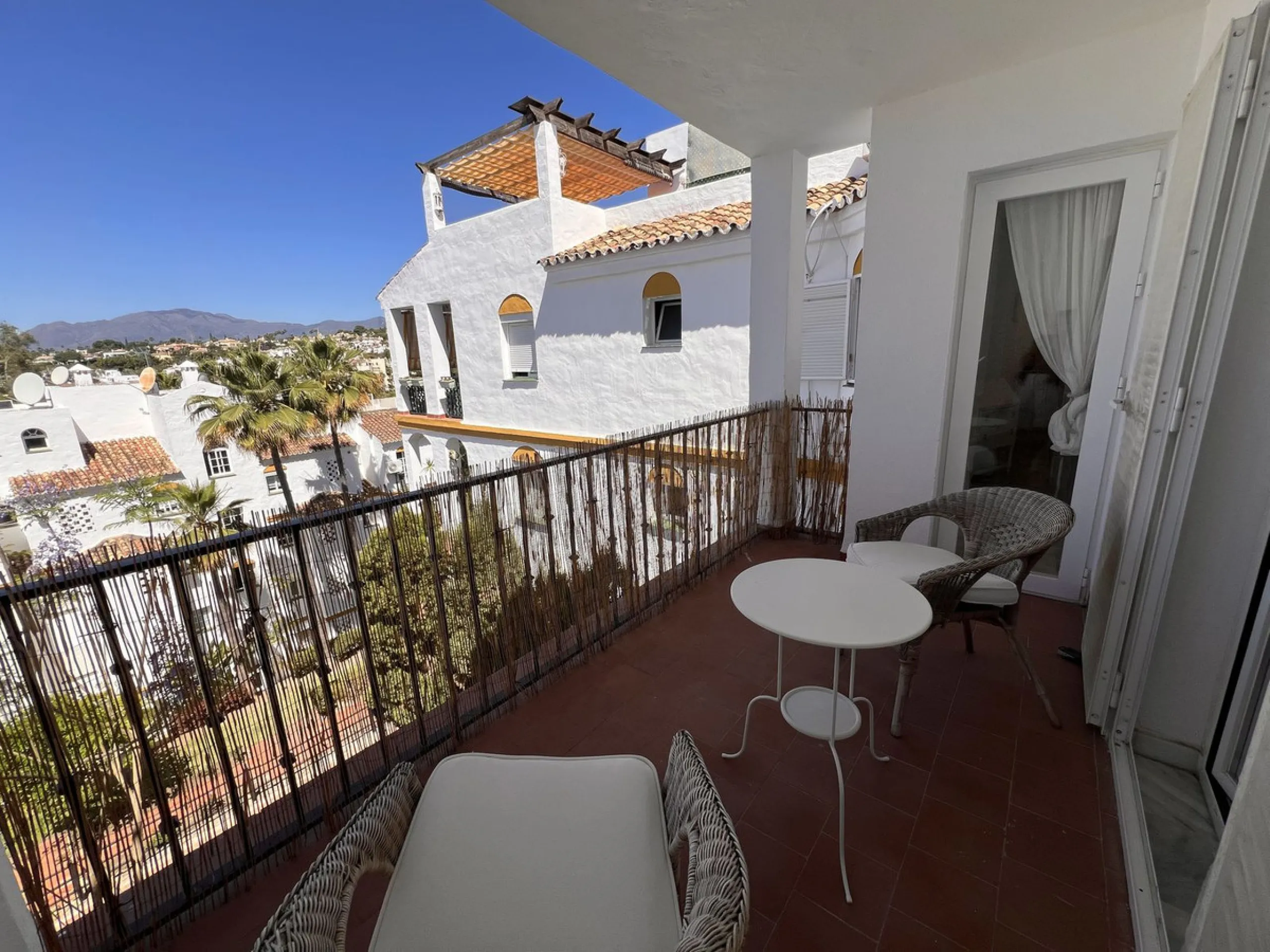 Apartment - Penthouse в продаже в Estepona, Málaga. В доме 2 спален и 2 ванных комнат. Площадь дома 156 м²