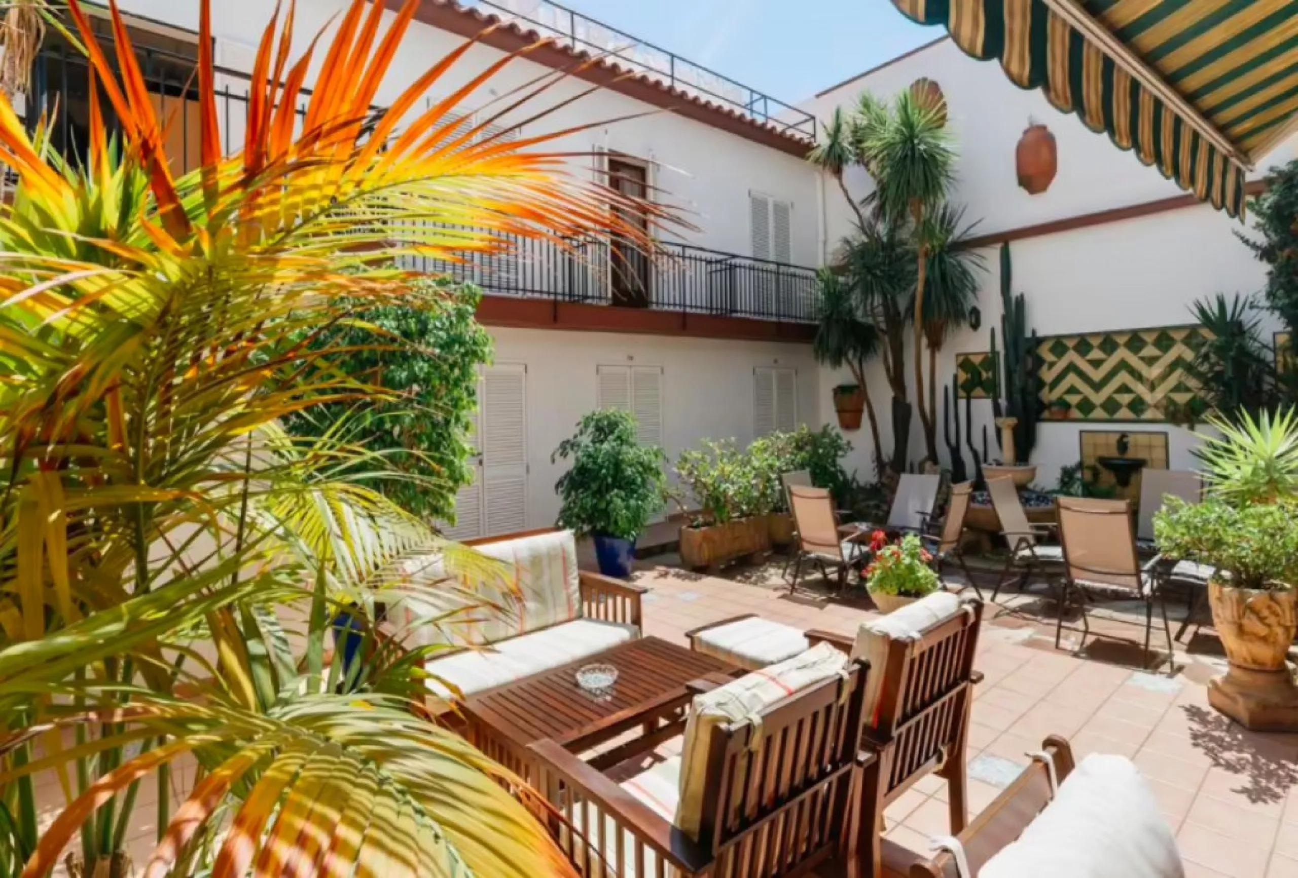 2-Star Boutique Hotel on the Costa del Maresme Coast, Barcelona Province