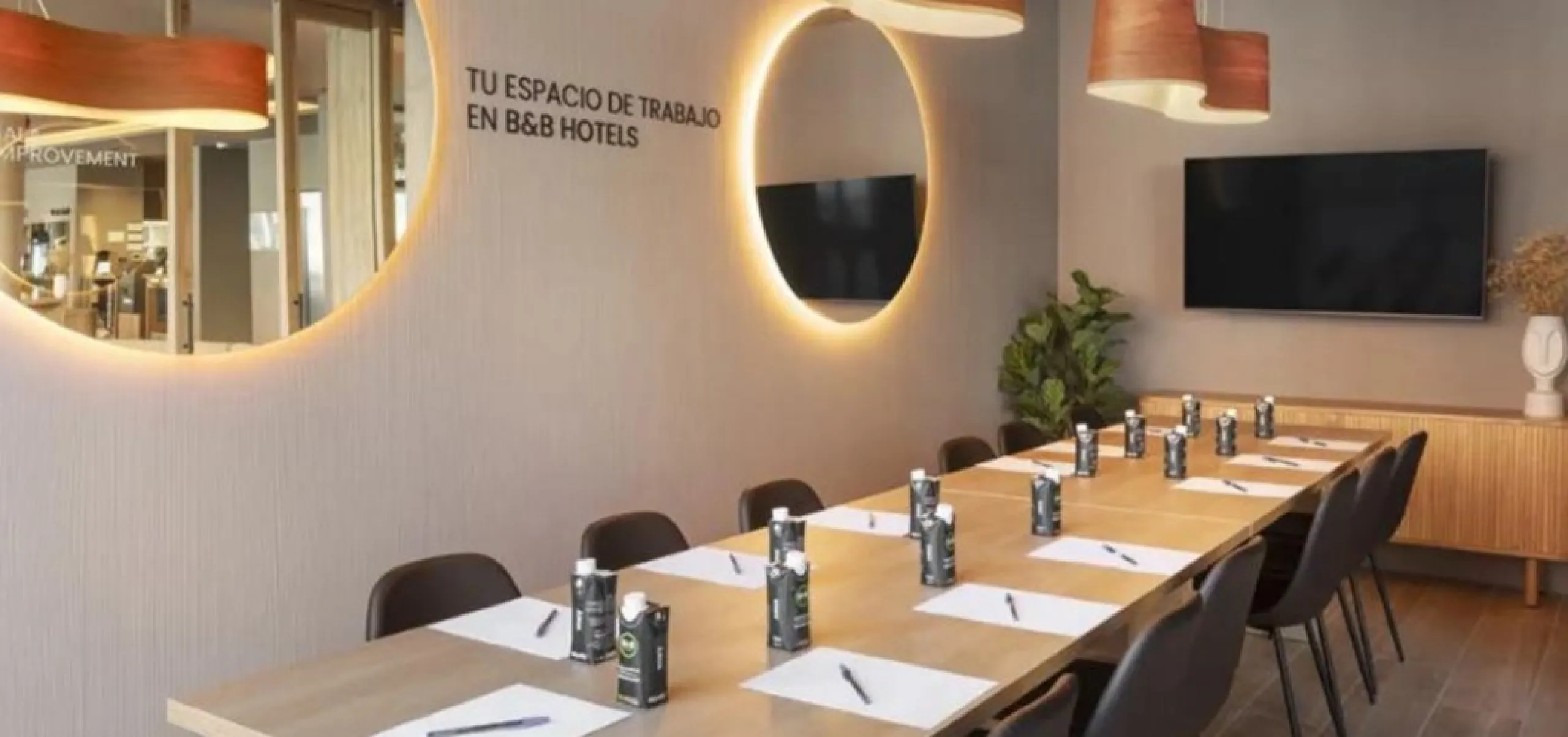 Hotel for Sale with a Major Chain Operator in Madrid
