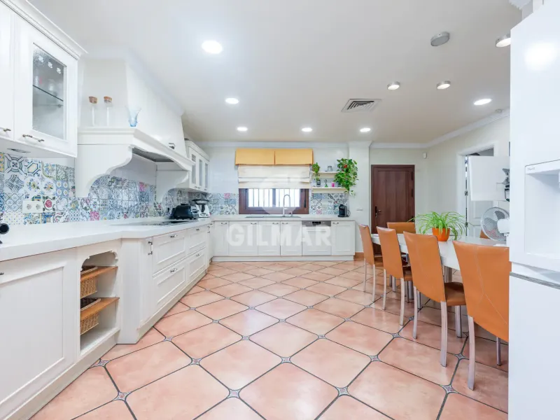 Villa in Montequinto - Sevilla