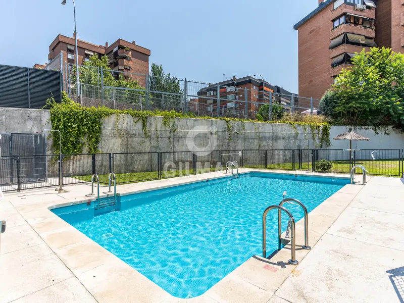 Semi-detached house in Peñagrande - Madrid