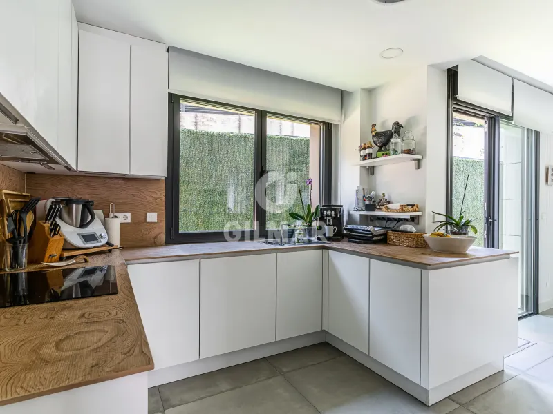 Semi-detached house in Peñagrande - Madrid
