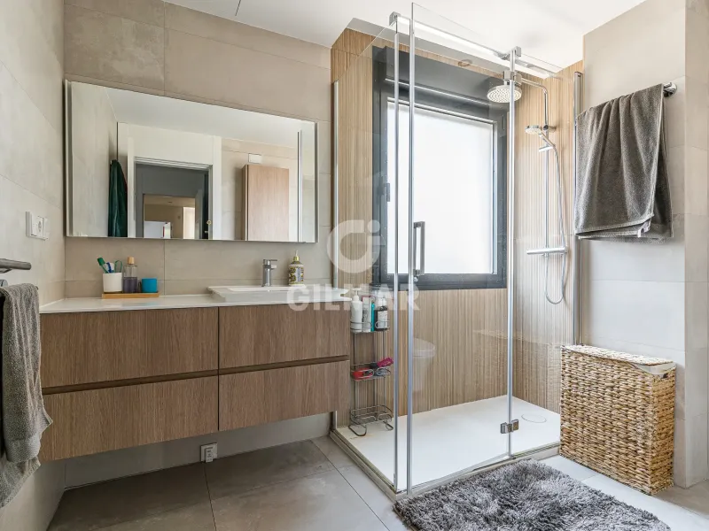 Semi-detached house in Peñagrande - Madrid