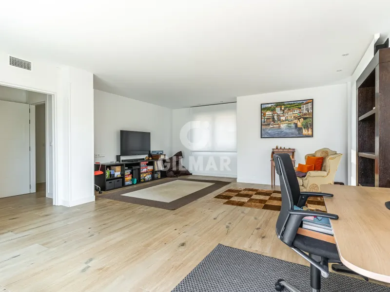 Semi-detached house in Peñagrande - Madrid