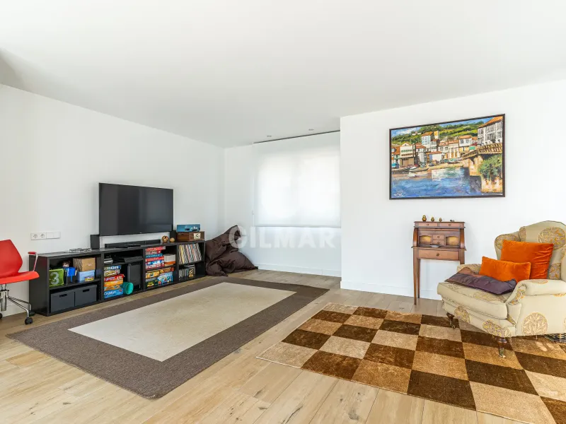 Semi-detached house in Peñagrande - Madrid