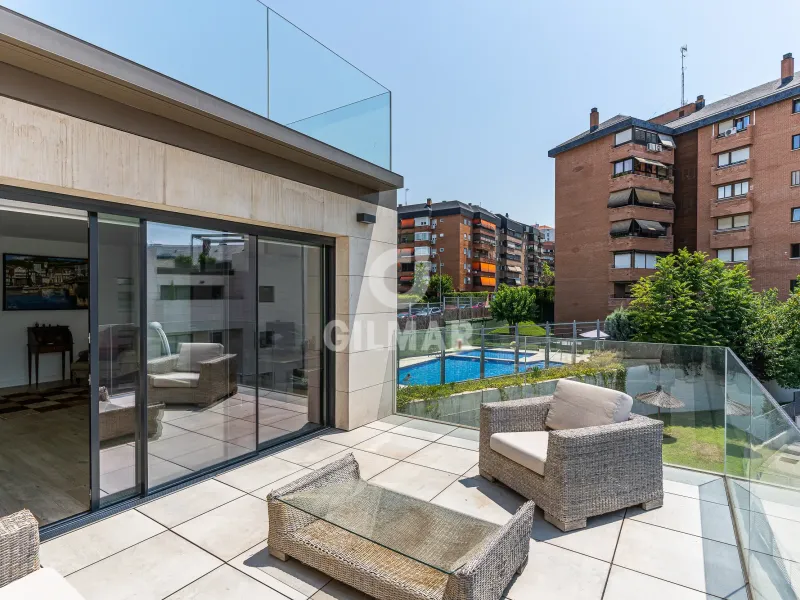 Semi-detached house in Peñagrande - Madrid