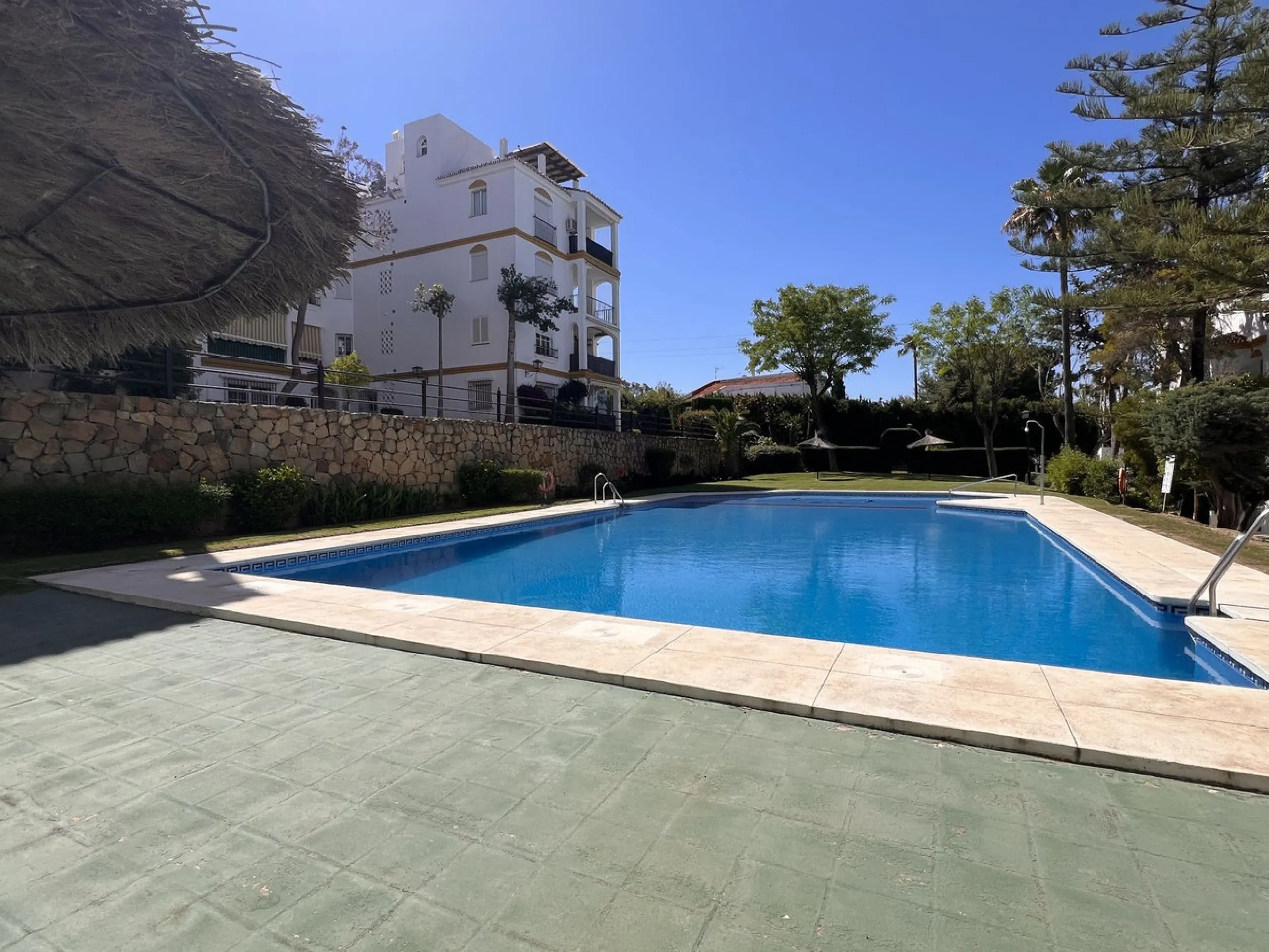 Apartment - Penthouse в продаже в Estepona, Málaga. В доме 2 спален и 2 ванных комнат. Площадь дома 156 м²