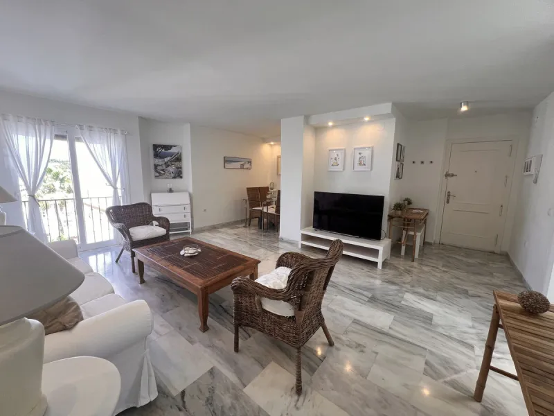 Apartment - Penthouse в продаже в Estepona, Málaga. В доме 2 спален и 2 ванных комнат. Площадь дома 156 м²