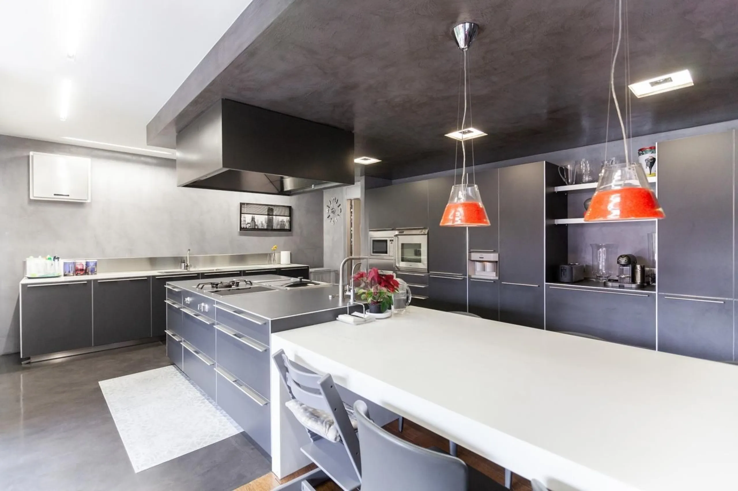 Modern Villa with Designer Finishes in Prestigious Sant Cugat Area, Barcelona