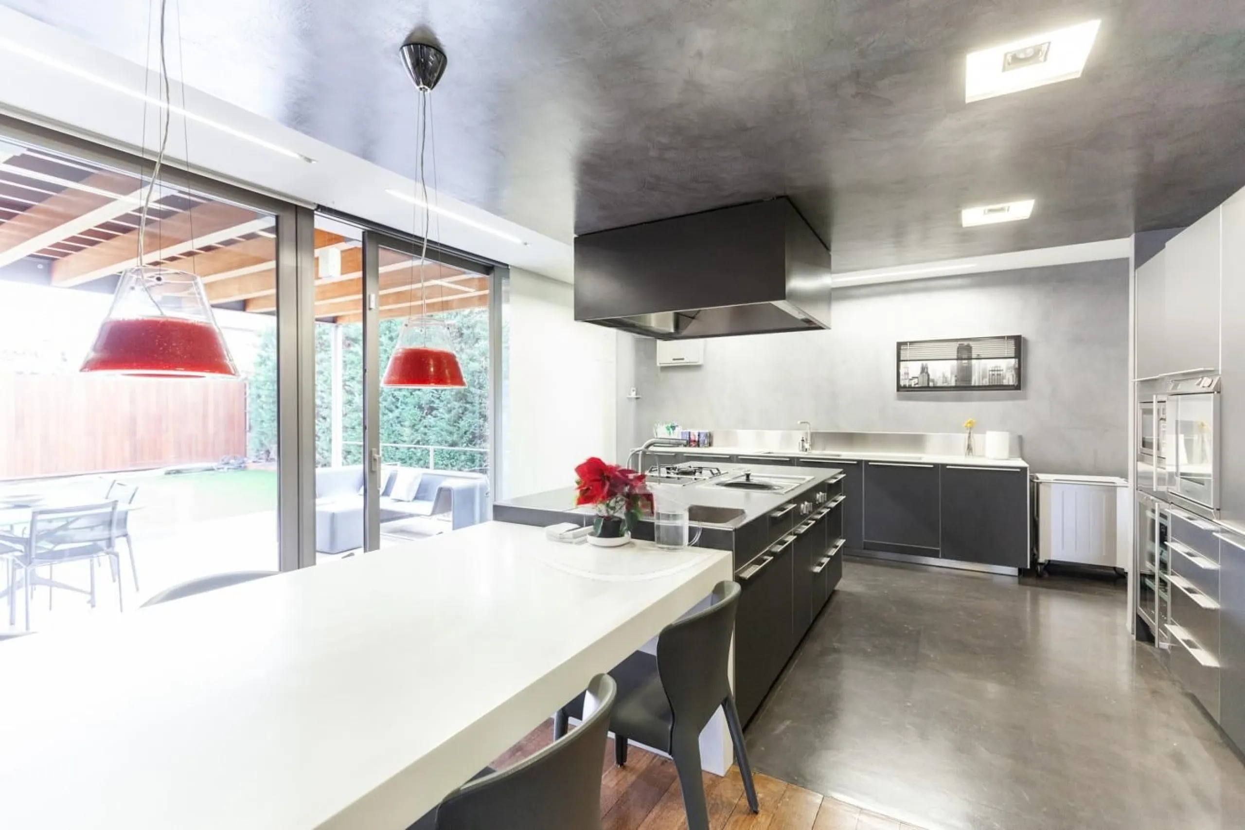 Modern Villa with Designer Finishes in Prestigious Sant Cugat Area, Barcelona