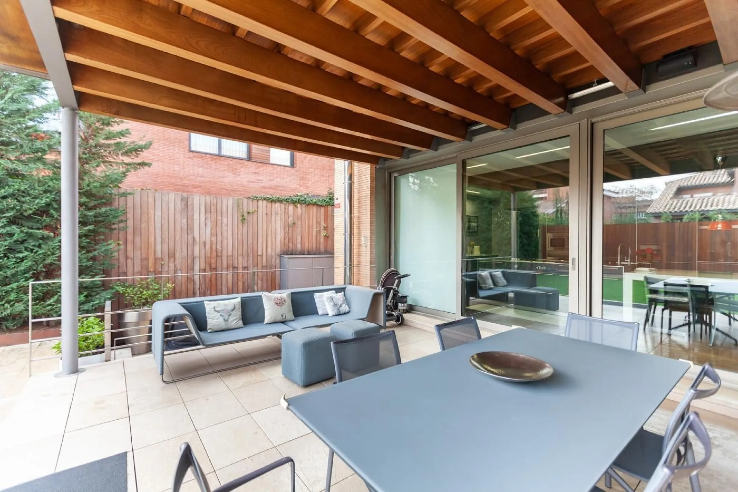 Modern Villa with Designer Finishes in Prestigious Sant Cugat Area, Barcelona